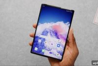 First Hands-On Look at LG’s Rollable Phone Prototype