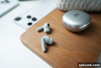Why AI Earbuds Outperform Meeting Bots Outside Zoom Calls