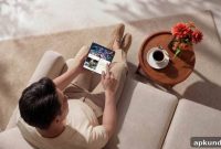 OPPO Working on Wider Foldable Phone, May Debut Early 2027